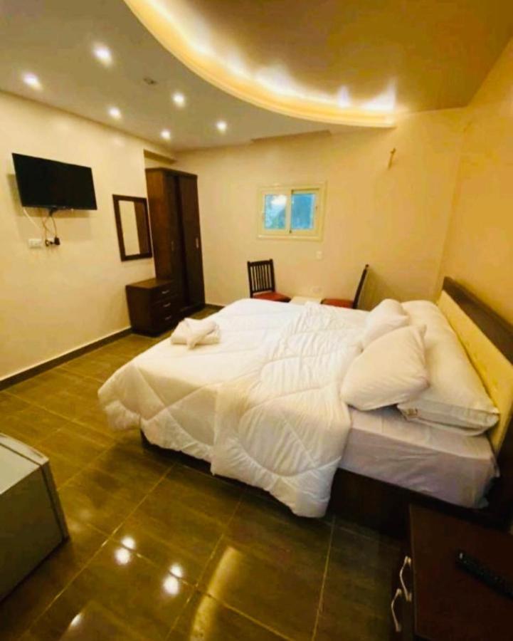 Makadi Pyramids View Hostel Kafrat al Jabal Luaran gambar