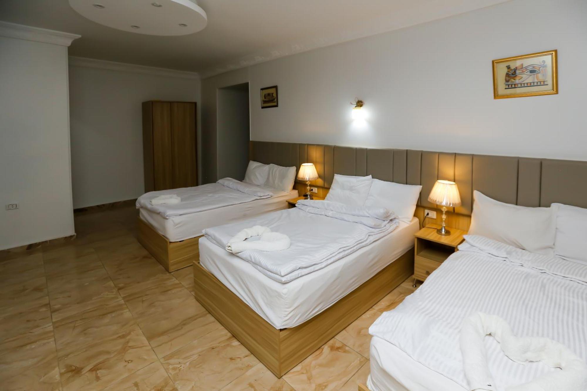 Makadi Pyramids View Hostel Kafrat al Jabal Luaran gambar